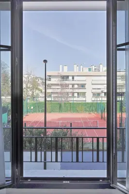 Tennis ou squash au sein de l'appartement ou à proximité