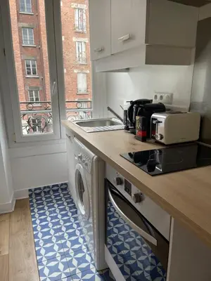 Cuisine ou kitchenette dans l'établissement Elevate your home Clichy