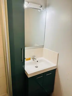 Salle de bains dans l'établissement Modern studio in Clichy, quick access to Paris