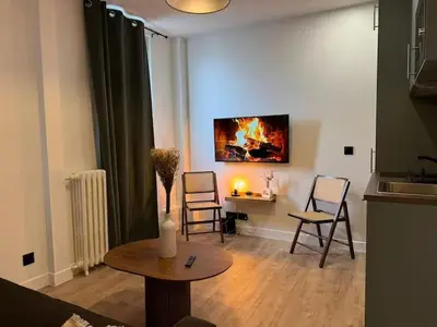 Télévision ou salle de divertissement dans l'établissement comfortable in Boulogne ideal location