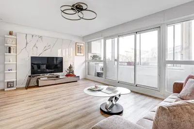 Télévision ou salle de divertissement dans l'établissement Suite Scandicci - Superbe appartement parisien
