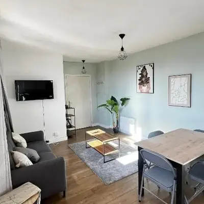 Superbe Appartement PArisien Proche metro et toutes commodités IDEAL COUPLES ET PROFESSIONNELS -15pourcents a la semaine