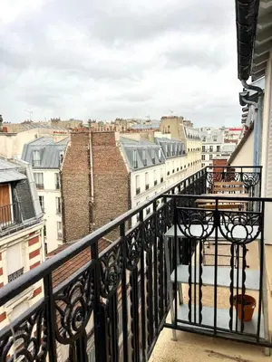 Balcon ou terrasse dans l'établissement Cosy T2 apartment with balcony, Goncourt, Paris 10