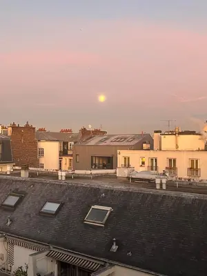 Lever ou coucher de soleil vu de l'appartement ou à proximité