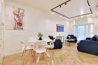 Coin salon dans l'établissement Charming Apt - AC - 2BR-6P - Near Bastille