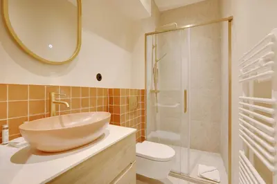 Salle de bains dans l'établissement Beautiful Apartment 2CH-6P - Paris 18e-Montmartre