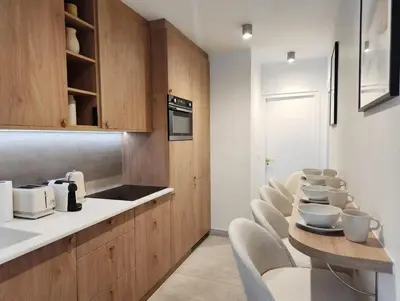 Cuisine ou kitchenette dans l'établissement Beautiful renovated apartment with AC - Paris East