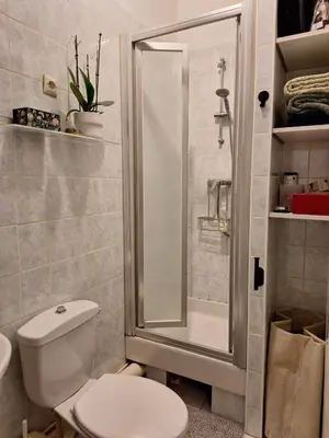 Salle de bains dans l'établissement Cozy home, very well located