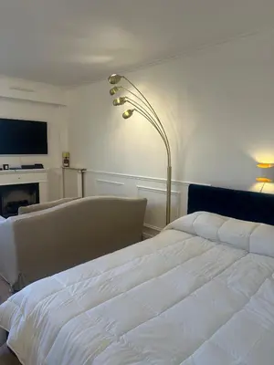 Un ou plusieurs lits dans un hébergement de l'établissement Paris Premium Quiet Elegant Panoramic Elevator