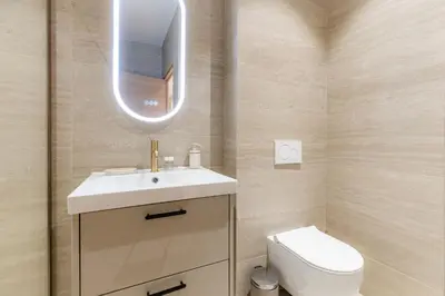 Salle de bains dans l'établissement Elegant 3-room air-conditioned apartment in the heart of Paris 10