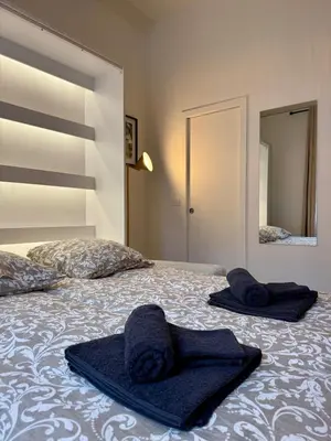 Un ou plusieurs lits dans un hébergement de l'établissement Charming renovated studio, near Saint-Lazare, Paris