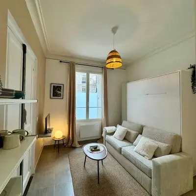 Charming renovated studio