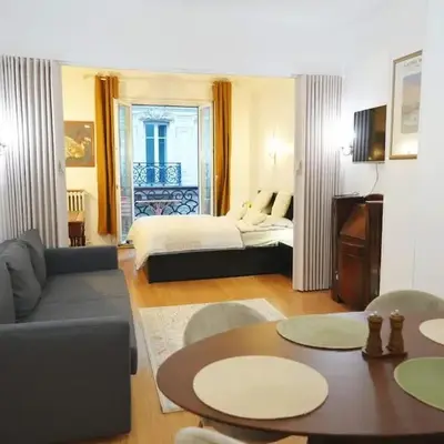 Elegant Vintage Apt with Balcony Opéra Madeleine
