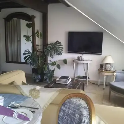 Apartment Schöner romantischer Blick auf die Seine by Interhome