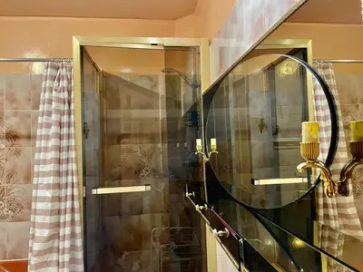 Salle de bains dans l'établissement Apartment Haussmann Opera by Interhome