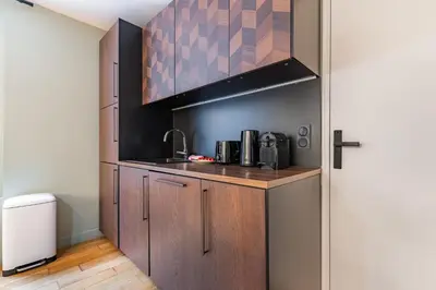 Cuisine ou kitchenette dans l'établissement Exceptional triplex with 6 bedrooms & air conditioning