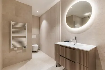 Salle de bains dans l'établissement Luxury Grand Air-conditioned Apartment in the Heart of Paris