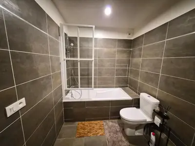 Salle de bains dans l'établissement Appartement cozy à Courbevoie