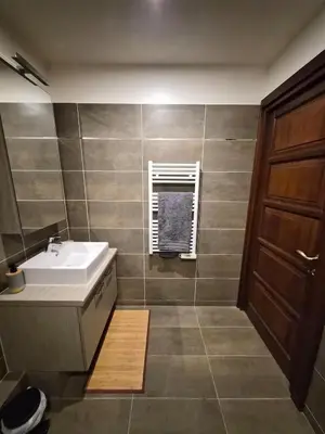 Salle de bains dans l'établissement Appartement cozy à Courbevoie