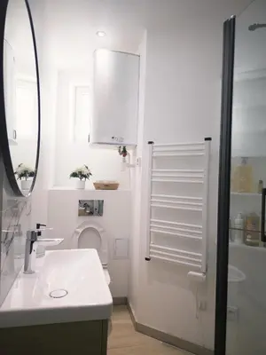 Salle de bains dans l'établissement Comfortable 64 m2 Apt near Stade de France Self Check in