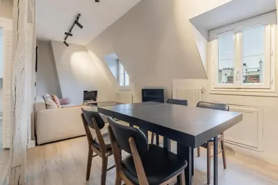 Plan de l'établissement Escapade Parisienne au Cœur d'un Quartier Mythique