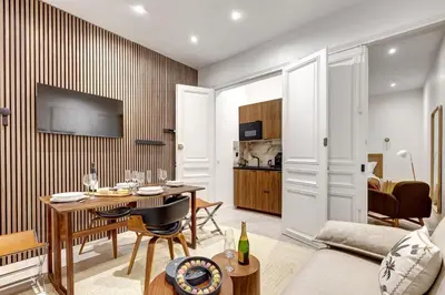 Cuisine ou kitchenette dans l'établissement TheBlueStay 99 - Apartment in the heart of Paris
