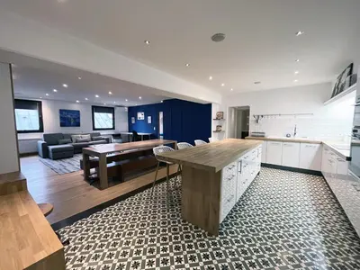 Cuisine ou kitchenette dans l'établissement UrbanFlat 166 - Luxury Apartment in the Center of Paris