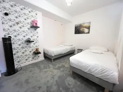 Un ou plusieurs lits dans un hébergement de l'établissement UrbanFlat 166 - Luxury Apartment in the Center of Paris