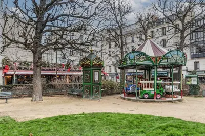 Aire de jeux pour enfants de l'établissement Bright & Cozy Flat near Eiffel Tower