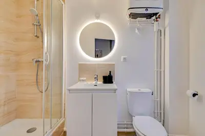 Salle de bains dans l'établissement Studio confortable pour 4 au cœur de Paris