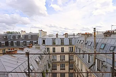 Vue générale sur Paris ou vue de la ville depuis l'appartement