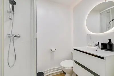 Salle de bains dans l'établissement Studio parisien cosy et bien équipé