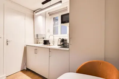 Cuisine ou kitchenette dans l'établissement Studio parisien cosy et bien équipé