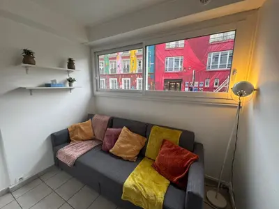 Coin salon dans l'établissement Little Parisian Hideaway for Two - Smart City Base