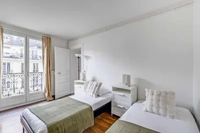 Plan de l'établissement Haussmannian apt - 2BDR-6P near Marais-sentier