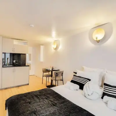Comfortable Studio in a Lively Central Area