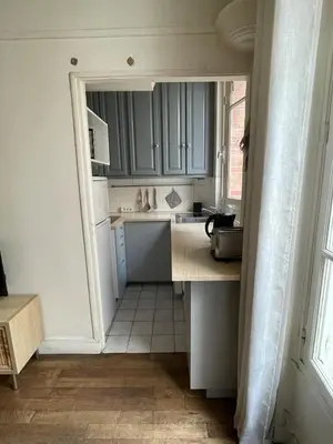 Cuisine ou kitchenette dans l'établissement Appartement 2 pièces Saint-Ouen