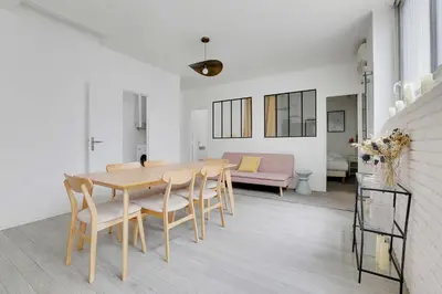 Coin salon dans l'établissement Magnificent apartment with AC- 3BR-6P-Bastille