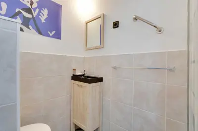 Salle de bains dans l'établissement Magnificent apartment with AC- 3BR-6P-Bastille