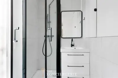 Salle de bains dans l'établissement Elegant appartement moderne au coeur du Paris historique