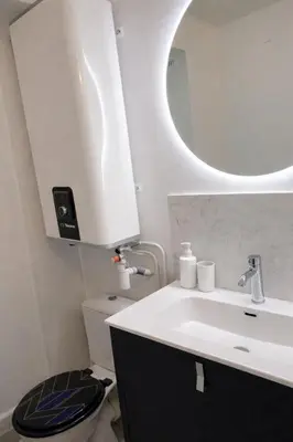 Salle de bains dans l'établissement Stylish Studio near Montparnasse, only 2 min from metro