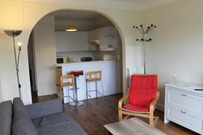 Cuisine ou kitchenette dans l'établissement Pleasant Apartment South Paris
