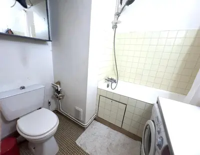 Salle de bains dans l'établissement Grand studio vue sur la Tour Eiffel