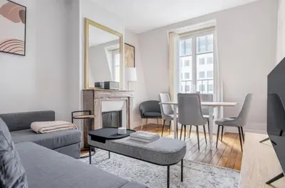 Coin salon dans l'établissement Magnifique appartement avec vue sur la Tour Eiffel