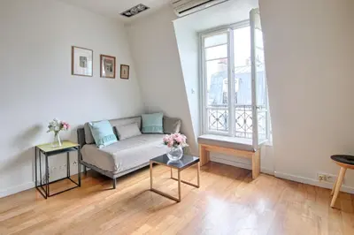 Un ou plusieurs lits dans un hébergement de l'établissement Marais, Seine 1BR AC by Melvane