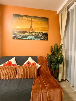 Un ou plusieurs lits dans un hébergement de l'établissement Stylish Apartment in Paris Center Metro 6 Glacière & M7 Les Gobelins