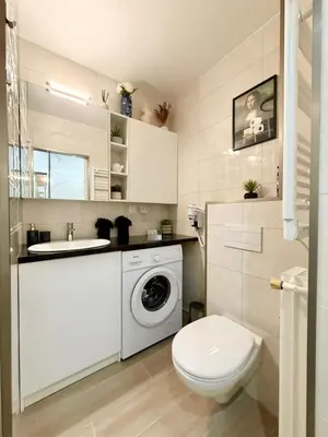 Salle de bains dans l'établissement Stylish Apartment in Paris Center Metro 6 Glacière & M7 Les Gobelins