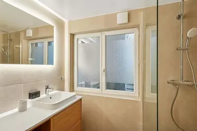 Salle de bains dans l'établissement Luxury 3BDR-8P apartment in the heart of Paris
