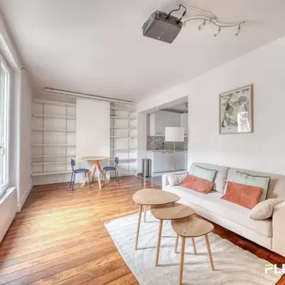 Spacious 1-bedroom in a trendy & lively area 11th