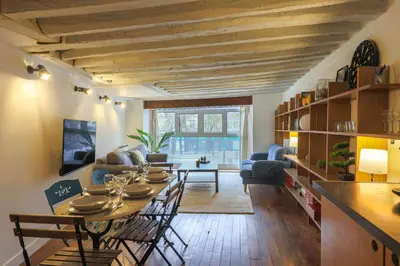 Coin salon dans l'établissement Characterful Apartment 6P Grand Boulevard